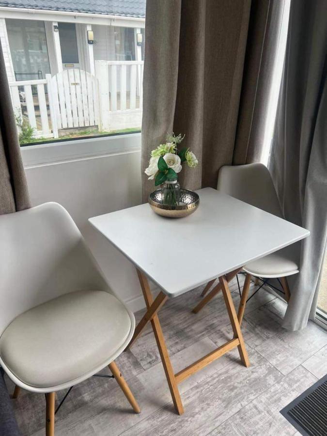 Stunning One Bed Modern & Contemporary Chalet Bridlington Ngoại thất bức ảnh